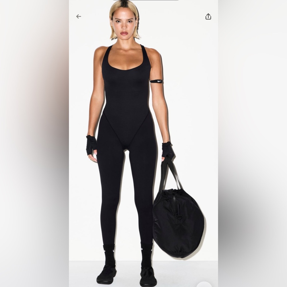 NIKESKIMS MATTE RACER LONG ONESIE
